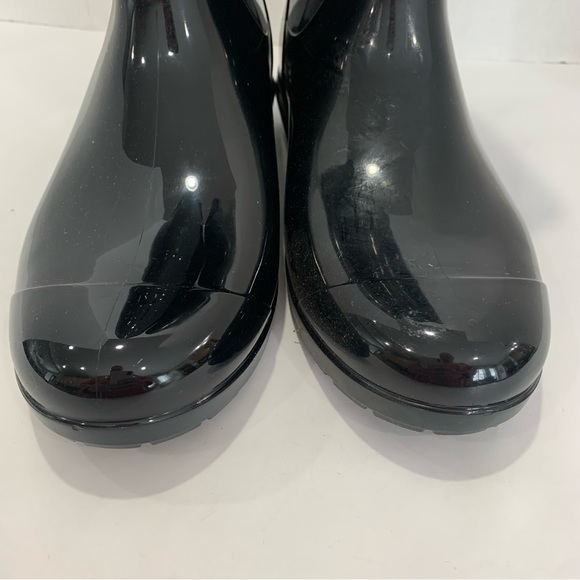 UGG NWT in box Shaye style black patent rain boots size 11 Gorgeous boots - Picture 2 of 14